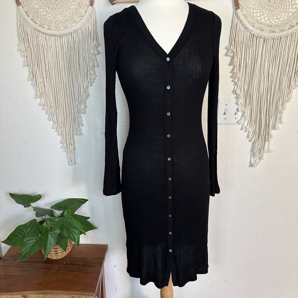 love, Fire Dresses & Skirts - Lovefire black ribbed long sleeve lightweight sweater dress small